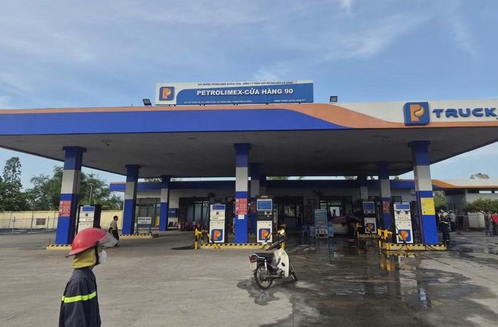 Cây xăng nơi xảy ra vụ cháy xe làm 2 người tử vong.