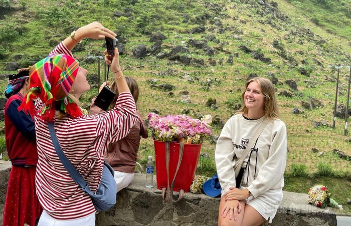 Cùng checkin quang cảnh hùng vĩ tại dốc Thẩm Mã.