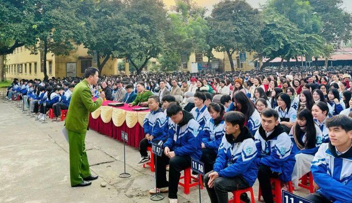 Hình thức tuyên truyền trực tiếp với học sinh tại các trường học đang được Công an các tỉnh, thành phố triển khai hiệu quả.