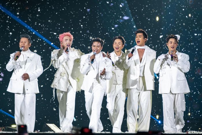Anh trai vượt ngàn chông gai mùa đầu tiên thành công và tổ chức nhiều concert, thu hút khán giả.