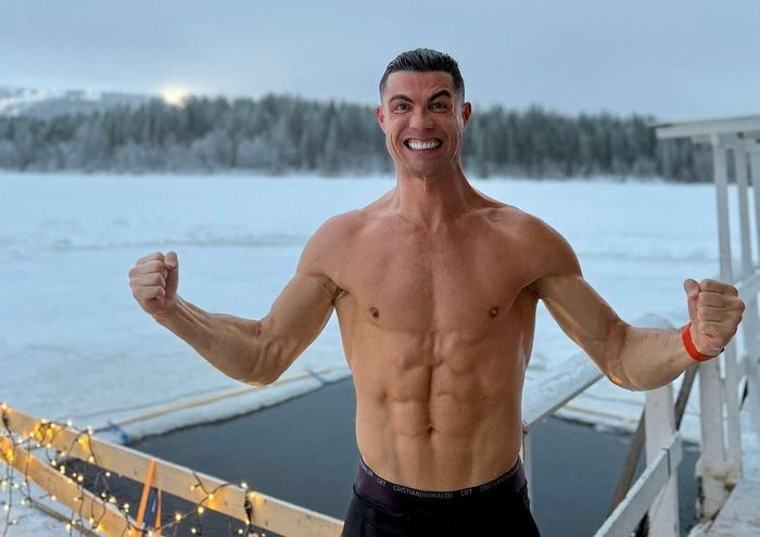 Ronaldo sở hữu thân hình hoàn hảo.