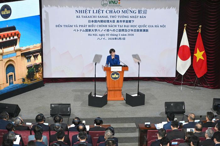 Thủ tướng Nhật Bản Takaichi Sanae tới thăm và phát biểu chính sách đối ngoại tại Đại học Quốc gia Hà Nội
