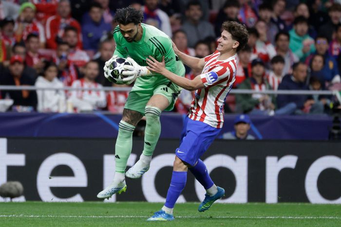 Thực tế là Arsenal gặp nhiều khó khăn trước Atletico. Ảnh: EFE