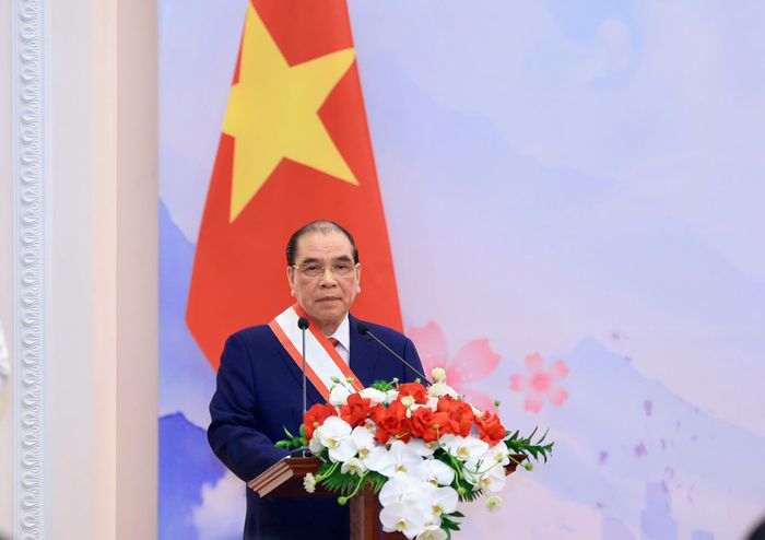 Nguyên Tổng Bí thư Nông Đức Mạnh phát biểu