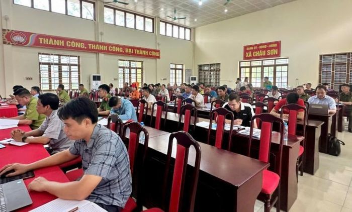  Toàn cảnh buổi tuyên truyền tại xã Châu Sơn và Xã Đình Lập.