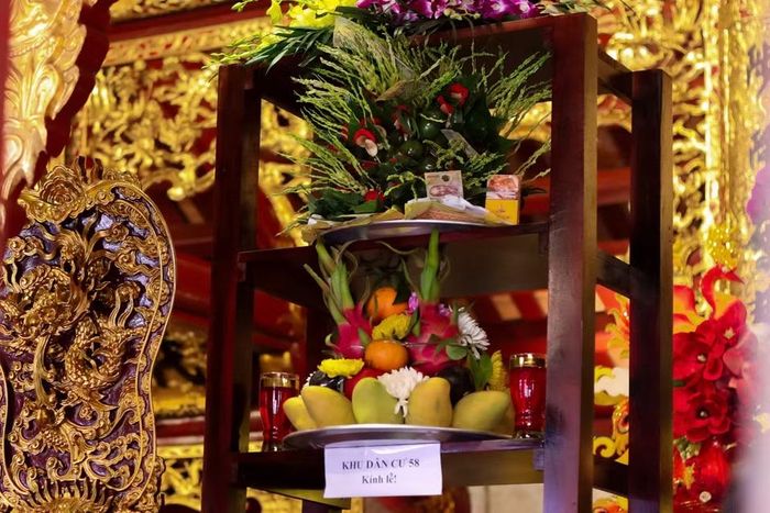 Mâm cỗ không chỉ thể hiện tài năng ẩm thực tinh hoa của người dân Hà Nội mà còn mang ý nghĩa cầu cho một năm mưa thuận gió hòa, nhân dân an cư lạc nghiệp. (Ảnh: Phương Thảo/Vietnam+)