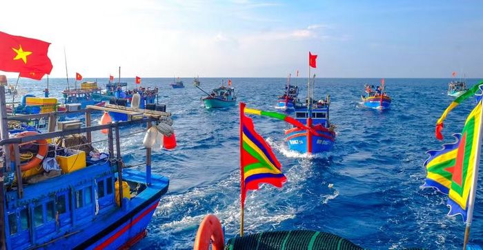  Lễ nghinh thần Nam Hải diễn ra trang nghiêm, sắc màu rực rỡ. Ảnh: Ngọc Nhuận 