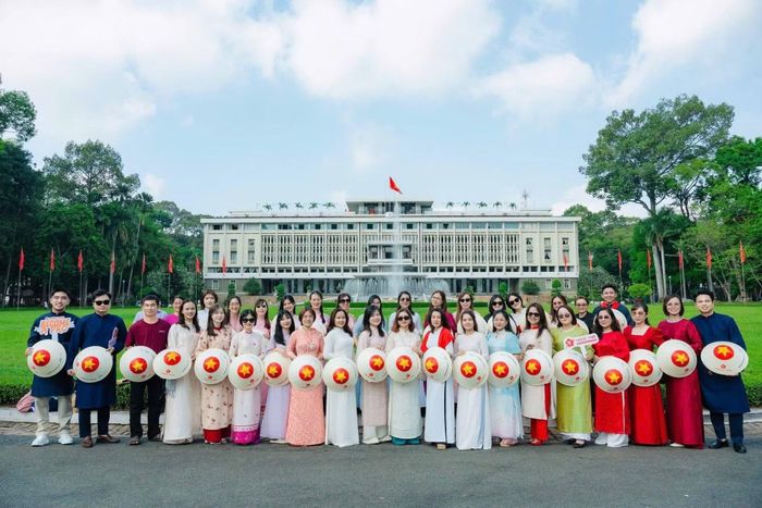 Dịp lễ 30/4, Dinh Độc Lập luôn là điểm đến được nhiều người chọn để tham quan.