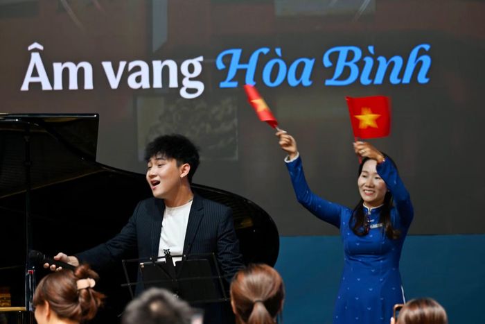 Chương trình “Âm vang Hòa bình”.