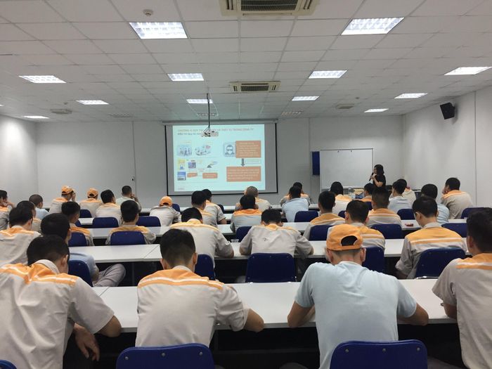 Một khóa huấn luyện về an toàn lao động cho người lao động được tổ chức tại Công ty TNHH Lixil Việt Nam.