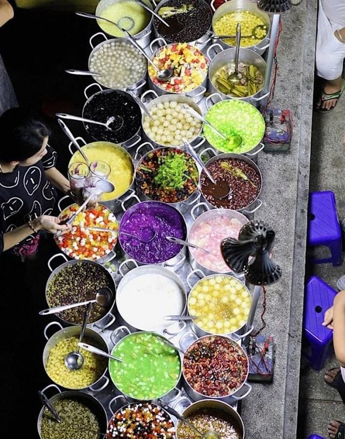 Chè Huế – thế giới tráng miệng phong phú với hàng chục loại chè khác nhau.