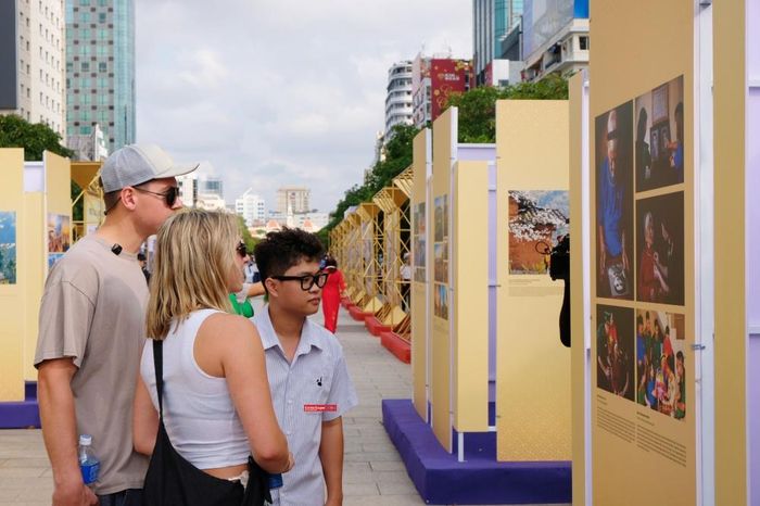 Ngay từ đầu tháng 4-2026, ngành du lịch TP HCM đã triển khai nhiều chương trình kích cầu, giới thiệu gần 1.000 sản phẩm, dịch vụ mới. Ảnh: Lê Vũ