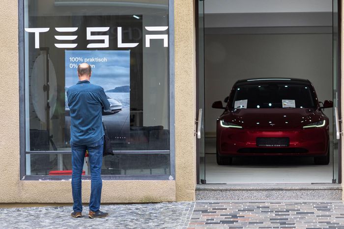 Lượng xe đăng ký mới của Tesla tại nhiều nước châu Âu như Pháp, Đan Mạch và Hà Lan đã tăng mạnh trở lại trong tháng 4/2026, sau 2 năm liên tiếp sụt giảm.