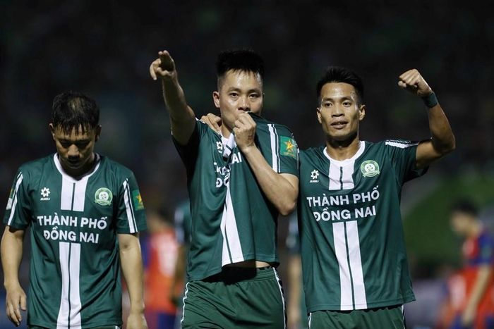 Niềm vui của các cầu thủ chủ nhà