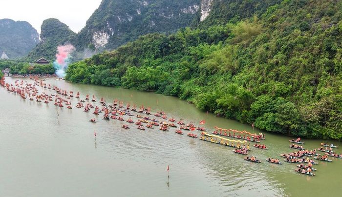 Lễ hội Tràng An không chỉ là hoạt động văn hóa – tâm linh mà được xem là Lễ hội trách nhiệm của con người