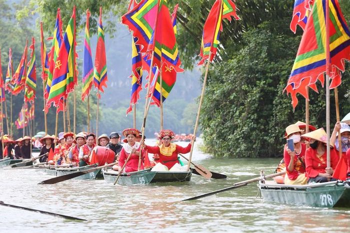 Đoàn rước rồng, rước nước trong Lễ hội Tràng An 2026