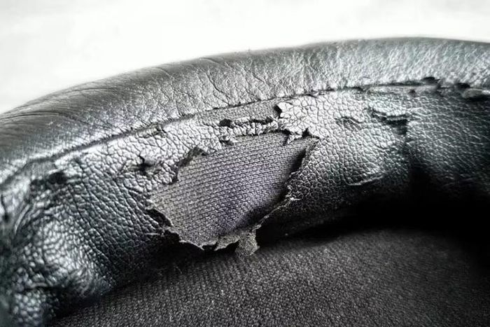 Vì vậy, thay vì chỉ nhìn vào mức giá ban đầu, người dùng nên cân nhắc đầu tư vào tai nghe chất lượng tốt hơn để đảm bảo độ bền, trải nghiệm âm thanh và tiết kiệm chi phí về lâu dài.