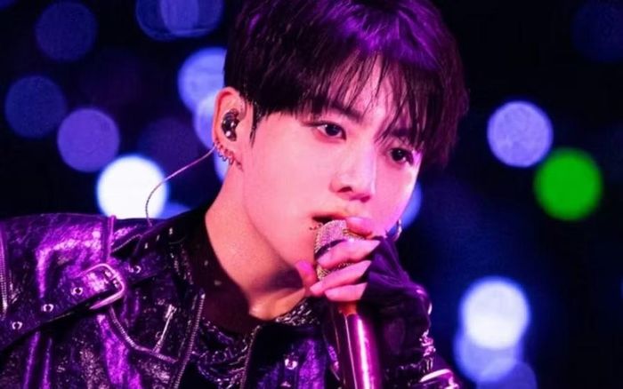 Jungkook (BTS) dẫn đầu danh sách tìm kiếm thần tượng nam được yêu thích nhất trên YouTube tại Hàn Quốc năm 2026.