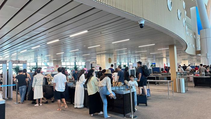 Khu vực kiểm tra an ninh, soi chiếu hành lý.