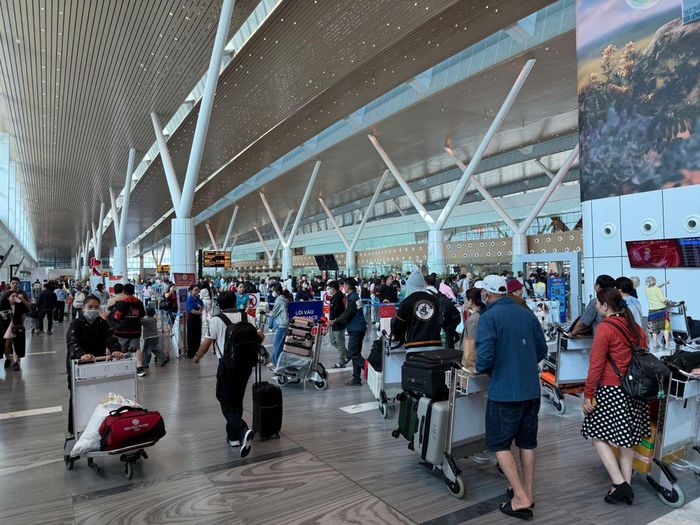 Nhà ga T3 đón lượng khách tăng cao.