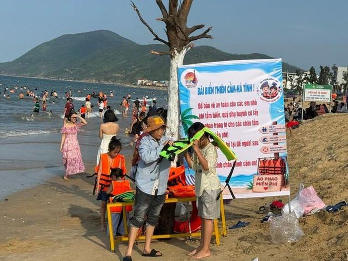 Các sản phẩm mới tăng tính trải nghiệm đang làm cho du khách vô cùng thích thú khi đến biển Thiên Cầm.