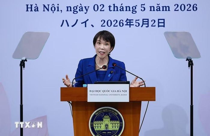 Thủ tướng Nhật Bản Takaichi Sanae phát biểu chính sách tại Đại học Quốc gia Hà Nội - Ảnh: TTXVN