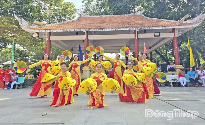 Biểu diễn thể dục dưỡng sinh tại Lễ hội Vía Bà Chúa Xứ Gò Tháp năm 2026.