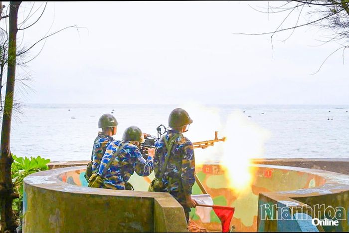Huấn luyện sẵn sàng chiến đấu tại đảo Sinh Tồn.