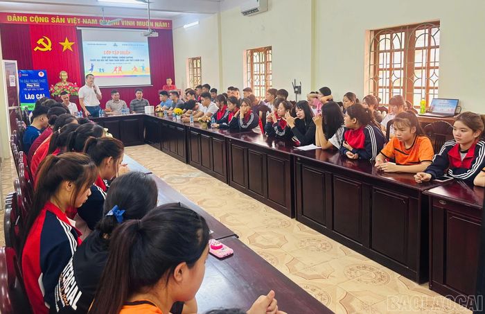 Quang cảnh buổi tập huấn.