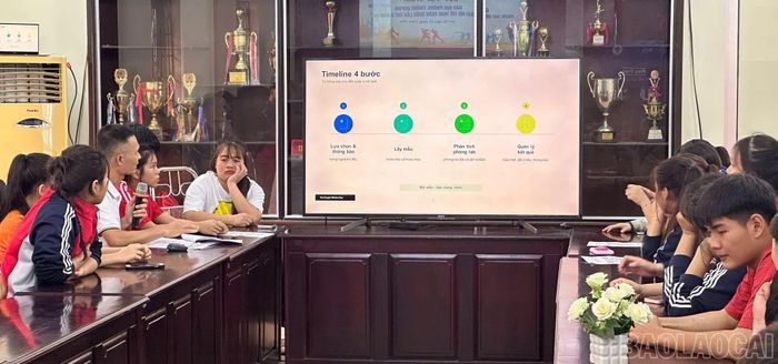Buổi tập huấn được tổ chức theo hình thức trực tiếp kết hợp trực tuyến.