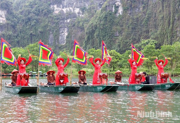 Nhiều loại hình văn hóa truyền thống được biểu diễn trong khuôn khổ Lễ hội.
