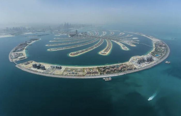 Siêu công trình Atlantis The Palm tọa lạc tại phần đỉnh của đảo. Ảnh: CNN.