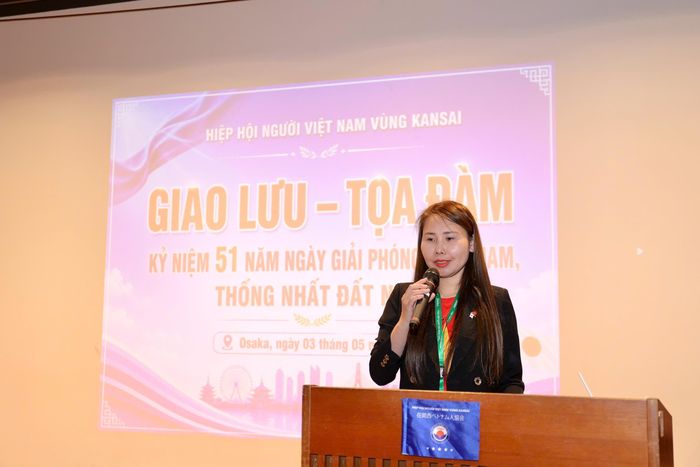 Chủ tịch Hiệp hội Người Việt Nam vùng Kansai Lê Thị Thương phát biểu tại sự kiện