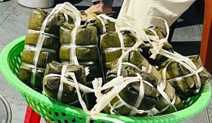 Số giò lợn chứa hàn the chuẩn bị bán ra thị trường.