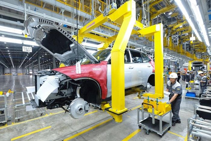 Sản xuất ô tô tại Nhà máy Vinfast. Ảnh: Phạm Hùng