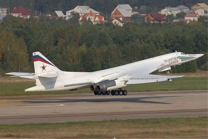 Số lượng máy bay ném bom chiến lược siêu âm Tu-160M của Không quân Nga tại những địa điểm khác nhau, theo dữ liệu vệ tinh mới nhất tính đến ngày 16/4/2026 bao gồm: