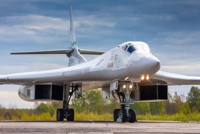 Vào tháng 3/2026, các máy bay ném bom chiến lược khác gồm Tu-22M3, Tu-95 và cả Tu-160 đã được phát hiện tại sân bay Ramenskoye gần Moskva. Việc xây dựng các khu bảo quản mới cũng đang được tiến hành khẩn trương tại những địa điểm này.