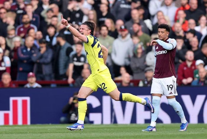  Niềm tin trở lại với Tottenham. 