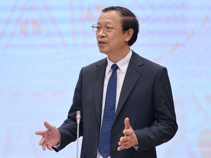 Thứ trưởng Thường trực Bộ Giáo dục và Đào tạo Phạm Ngọc Thưởng thông tin về việc triển khai sách giáo khoa thống nhất - Ảnh: VGP/Nhật Bắc