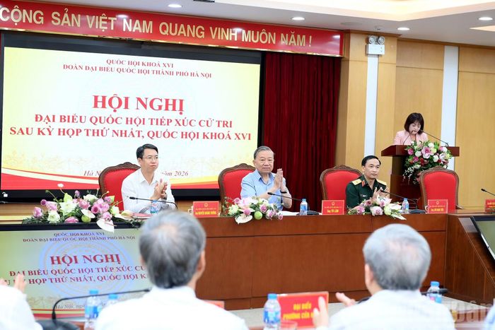  Tổng Bí thư, Chủ tịch nước Tô Lâm và các đại biểu Quốc hội tiếp xúc cử tri các phường thuộc đơn vị bầu cử số 1, thành phố Hà Nội, sau Kỳ họp thứ nhất, Quốc hội khóa XVI. 