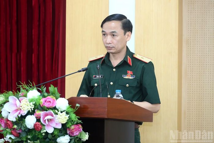 Đại biểu Quốc hội Lưu Nam Tiến báo cáo kết quả Kỳ họp thứ nhất, Quốc hội khóa XVI với các cử tri.