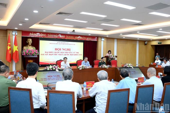 Quang cảnh Hội nghị Đại biểu Quốc hội tiếp xúc cử tri, sau Kỳ họp thứ nhất, Quốc hội khóa XVI.