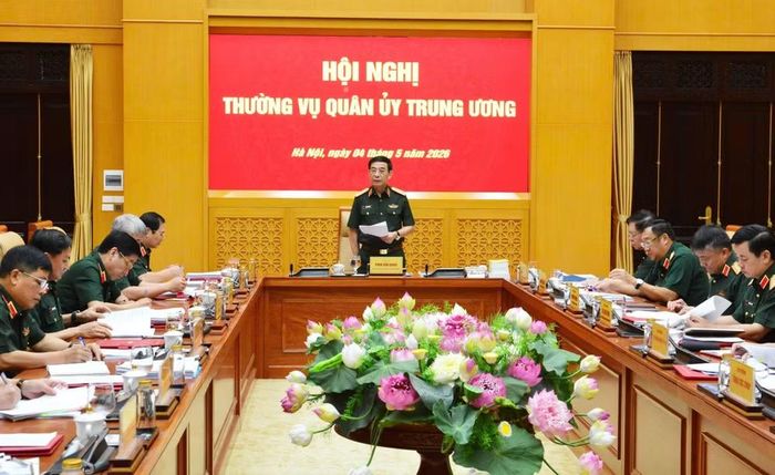 Đại tướng Phan Văn Giang, Ủy viên Bộ Chính trị, Phó Bí thư Quân ủy Trung ương, Phó Thủ tướng Chính phủ, Bộ trưởng Quốc phòng chủ trì Hội nghị Thường vụ Quân ủy Trung ương.