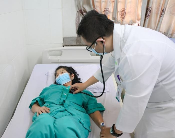 Bán bánh mì khiến 86 người bị ngộ độc thực phẩm, chủ tiệm bị phạt 80 triệu đồng