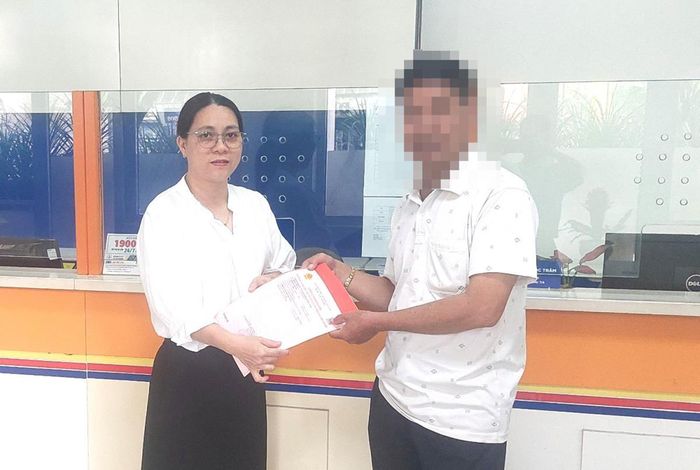 Điện lực Sơn Trà trao trả tài sản cho anh H.