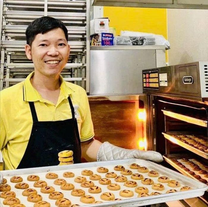  Anh Nguyễn Hoài Hận khởi nghiệp từ đặc sản hạt bàng ở Côn Đảo 