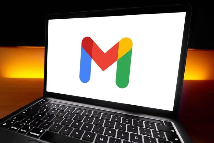 Trong bối cảnh Google dự kiến đầu tư hàng trăm tỷ USD vào AI, câu hỏi lớn nhất không còn là công nghệ này mạnh đến đâu, mà là liệu người dùng có đang phải trả giá bằng chính dữ liệu cá nhân để nuôi dưỡng tham vọng đó hay không.