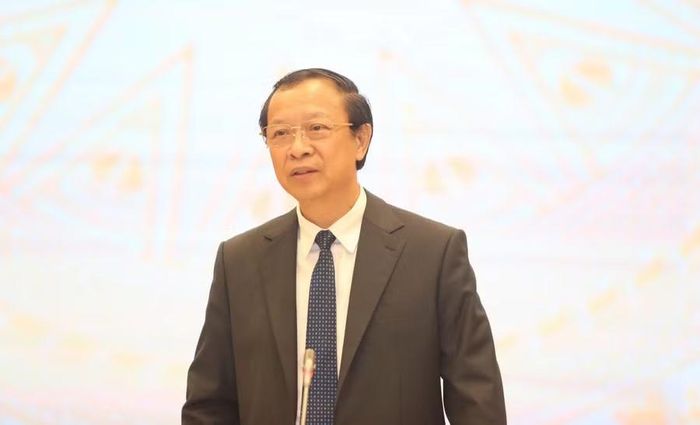 Thứ trưởng Thường trực Bộ GD&ĐT Phạm Ngọc Thưởng tại buổi họp báo Chính phủ thường kỳ chiều 4/5.