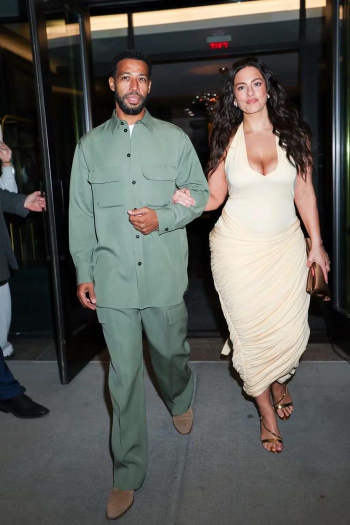 Siêu mẫu ngoại cỡ Ashley Graham sánh đôi cùng chồng Justin Ervin. Ảnh: GC