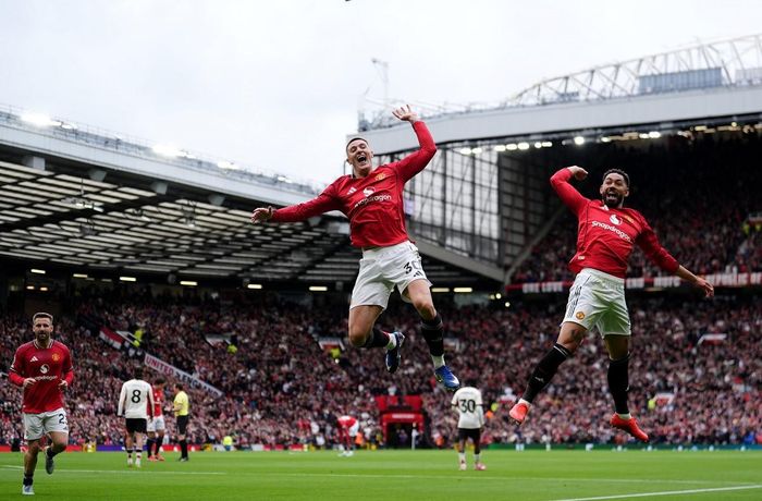 Cunha cùng Sesko ghi bàn chớp nhoáng cho MU trong hiệp 1 ở derby nước Anh. Ảnh: CBS Sports Golazo